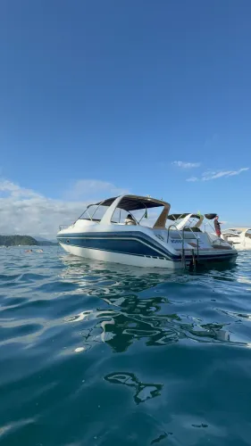 Lancha Runner 33 pés com Volvo Penta KAD42 diesel engine - potência e conforto