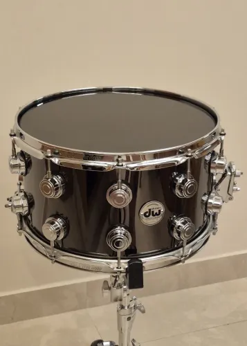 Caixa DW Collector's Black Nickel Over Brass 14x8 - Estado de Nova