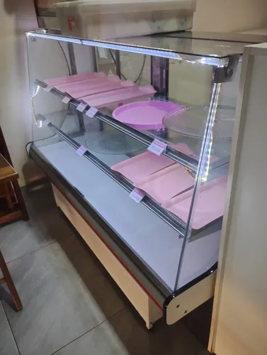 Balcão vitrine natural com led