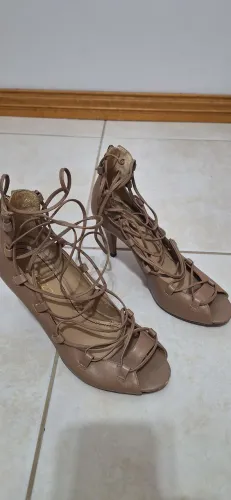 Sapatos femininos - nº 37 - ótimas marcas e em excelente estado de conservação.