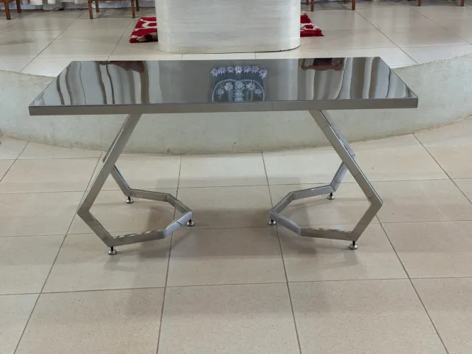 Mesa em aço inox