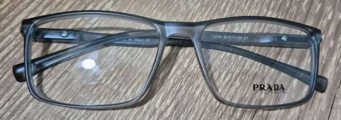 armação para Oculos cinza