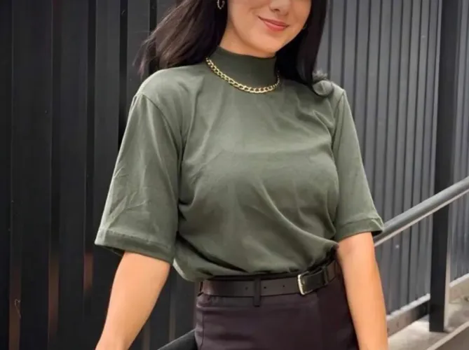 t-shirt feminina verde militar