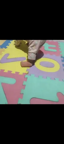 Vendo 2 tapetes pra criança ficar engatinhando.a minha filha não usa mais 