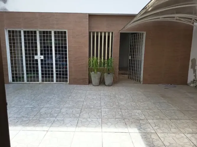 OPORTUNIDADE COMERCIAL NO CORAÇÃO DO ROSARINHO Rua General Abreu e Lima, nº 808, 120m².