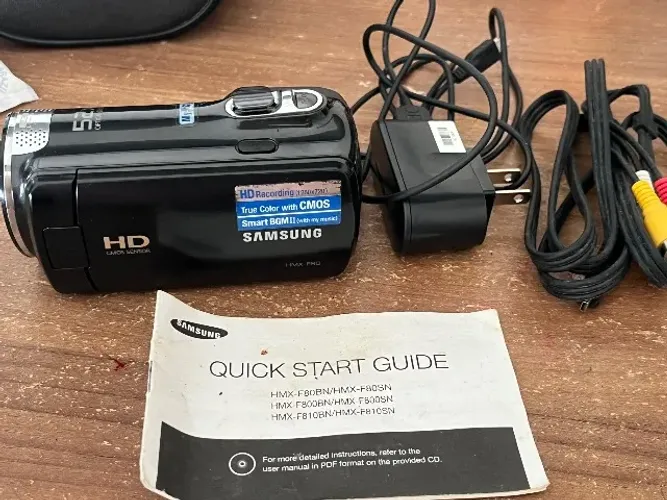 FILMADORA SAMSUNG Funcionando perfeitamente com carregador original e manual . Bateria boa