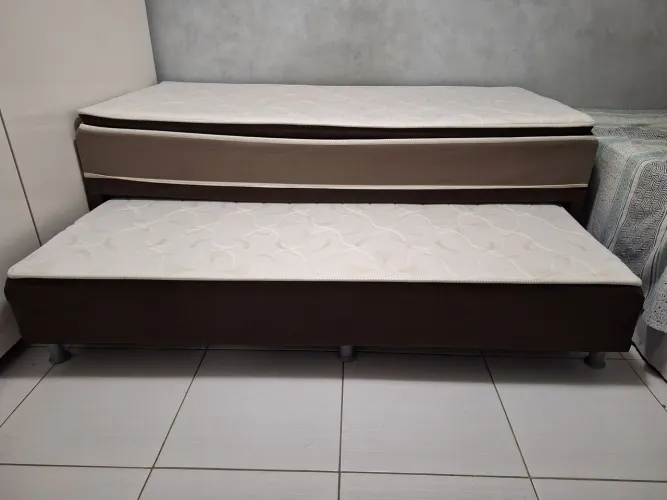 Cama box com auxiliar de solteiro 4 meses de uso R$ 550,00