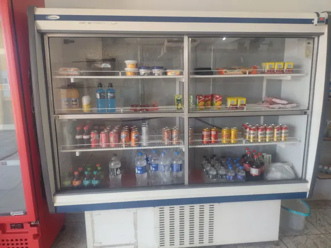 Geladeira expositora