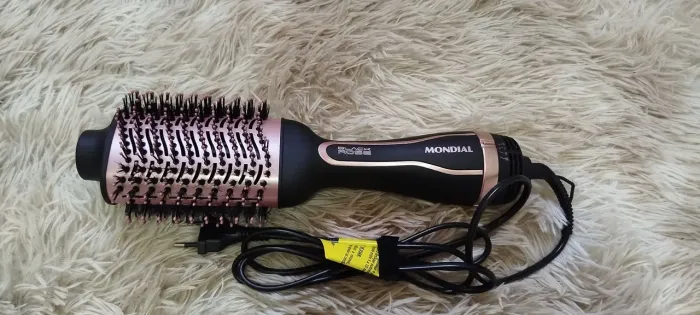 Escova secadora modeladora Mondial bivolt usada poucas vezes