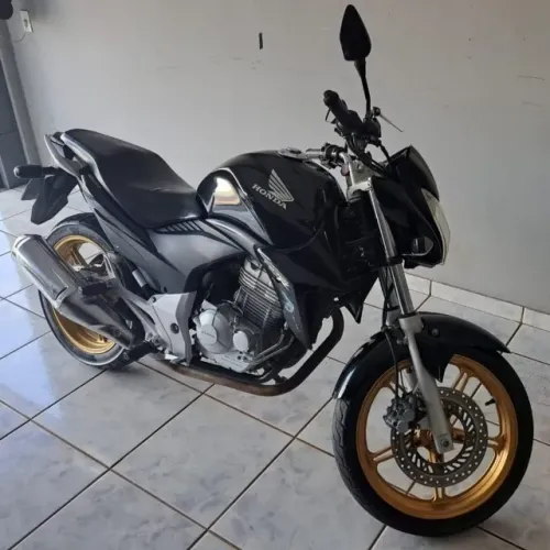 RARIDADE: HONDA CB 300R - MODELO 2015