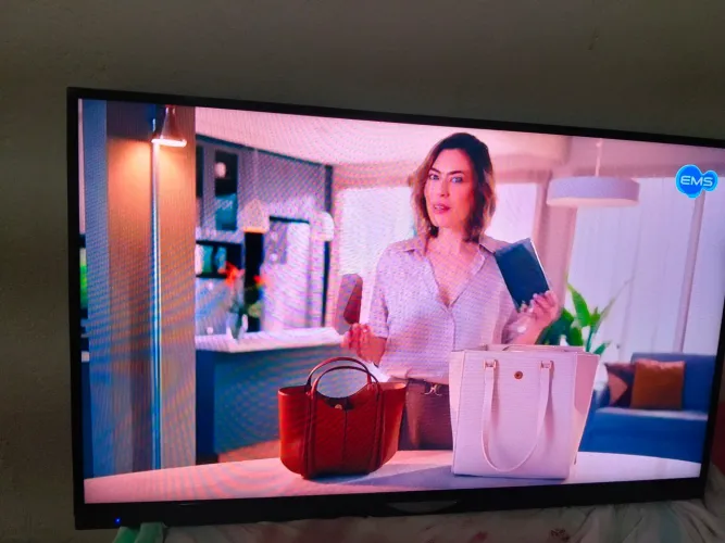 Vendo ou troco por celular ou vídeo game tv 39 polegadas não e smartv 