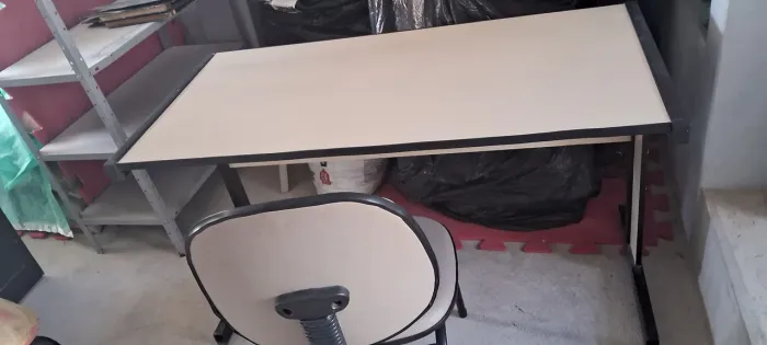 Mesa com duas cadeiras 1,26×0,60 e altura 0,74