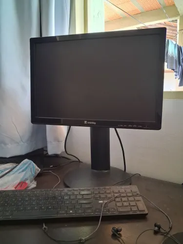 Monitor e teclado excelentes
