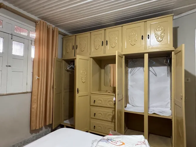 Cama,guarda roupa ,criado mudo e puf
