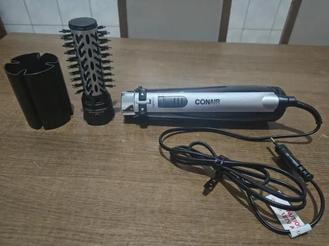 Escova rotativa Conair Diamond 127v nova lacrada com 1 cerda P