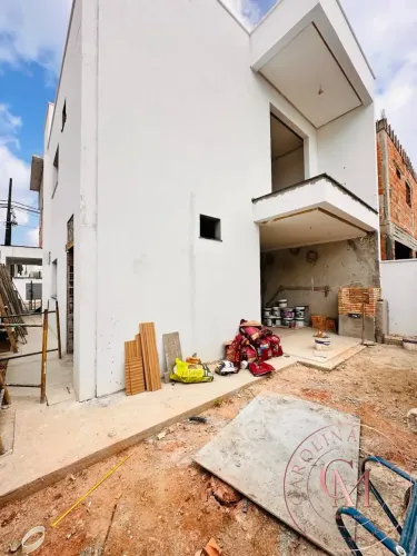Condomínio Quinta das Orquídeas - Casa com 4 quartos sendo 3 suíte.