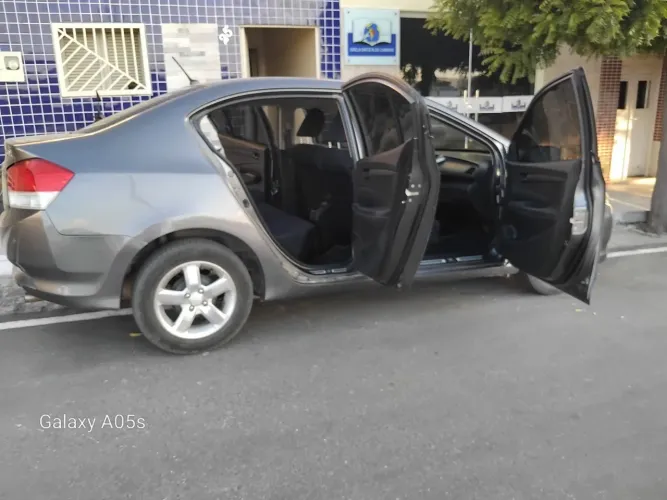 Honda City Sedan LX 1.5 Flex 16V 4P Aut. 2011