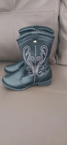 Bota estilo boiadeira tamanho 31