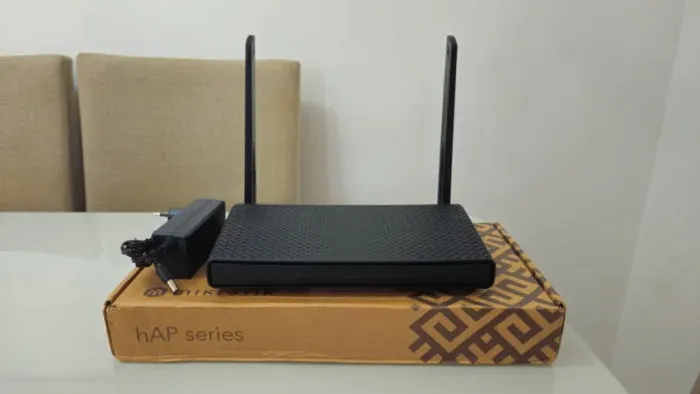 Roteador WiFi 6 Mikrotik hAP AX3 Dual Band 2 Antenas