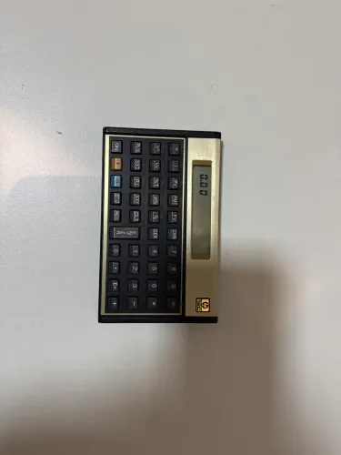 Calculadora Financeira HP 12C Gold, 120 Funções, Visor LCD, RPN e ALG