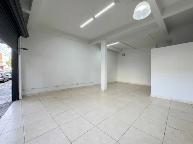 Sala Comercial com 37m² na Avenida Tuiuti Maringá / Paraná