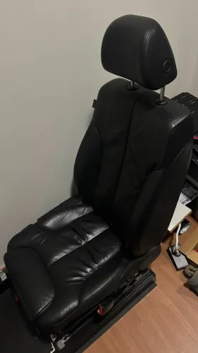 Banco passat para cockpit de simulador