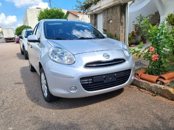 Nissan March SV 1.6 16V Flex Fuel 2013