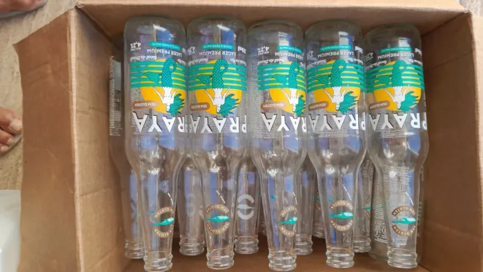 RECICLAGEM GARRAFAS TRANSPARENTES