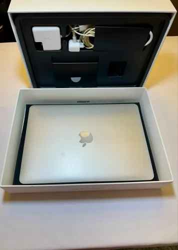 MACBOOK AIR 2017 122GB