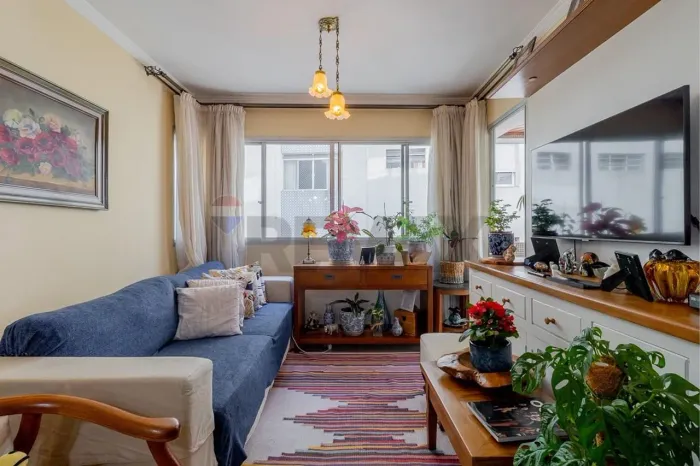 Apartamento com 2 Dormitórios e 1 Vaga de Garagem .Pronto para morar