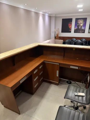 Vendo balcão de luxo para atendimento