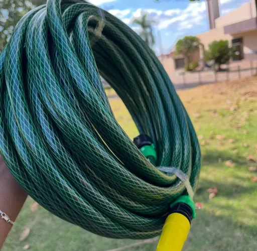 Mangueira de jardim trançada 20 metros resistente com esguicho nova pronta entrega