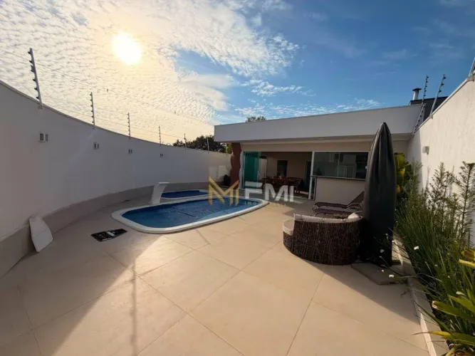 Casa com 2 dormitórios à venda, 110 m² por R$ 780.000,00 - Parque Residencial Terras de Yu