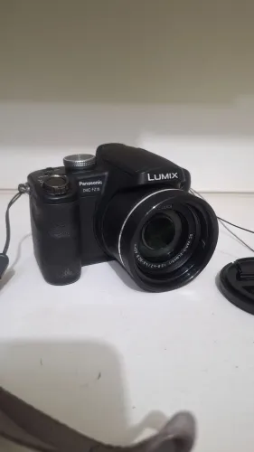 Câmera Panasonic Lumix DMC-FZ18 Zoom Óptico 18x + Bolsa para Transporte