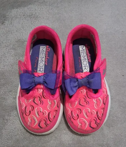 Lindos tênis estilo Mary Jane da Skechers - TAM 21