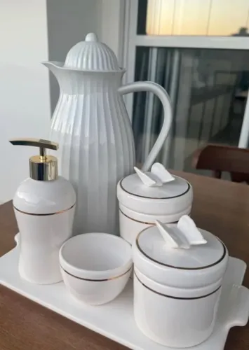 Kit de higiene para bebê em porcelana