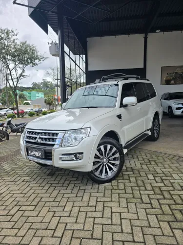 Mitsubishi Pajero HPE Full 3.2 4X4 T.i.dies. 5P AUT 2019