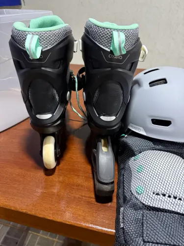     Patins + kit completo Oxelo + capacete + proteções?