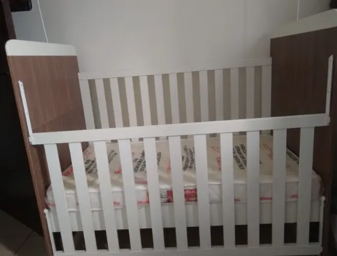 Berço 2x1 com colchão novo