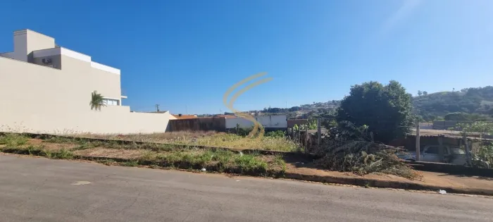 Terreno Plano de 360 m² no Jardim Margarida: Construa Seu Futuro