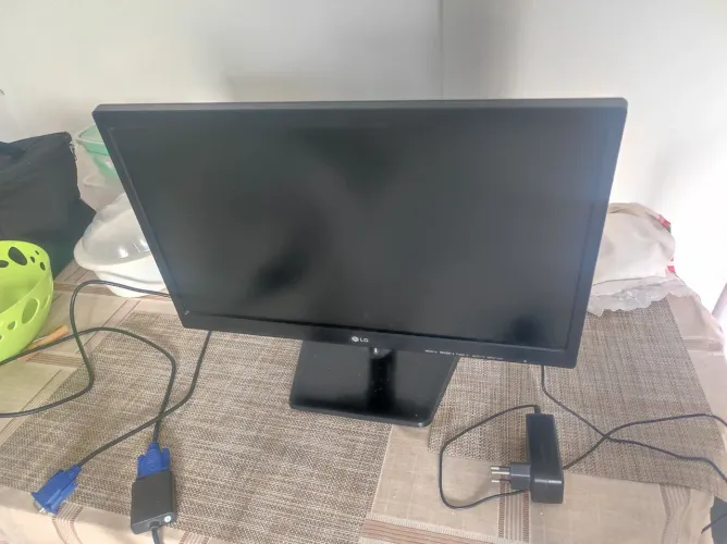 MONITOR 19 LG(obs:não é HDMI )