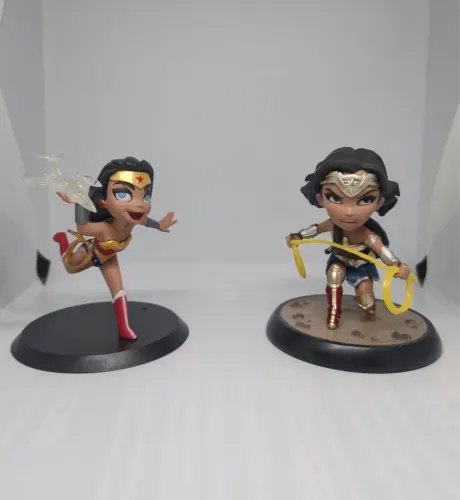 Wonder Woman Q-Fig Quantum Mechanix - 2 Figuras | Com Caixa e Blister