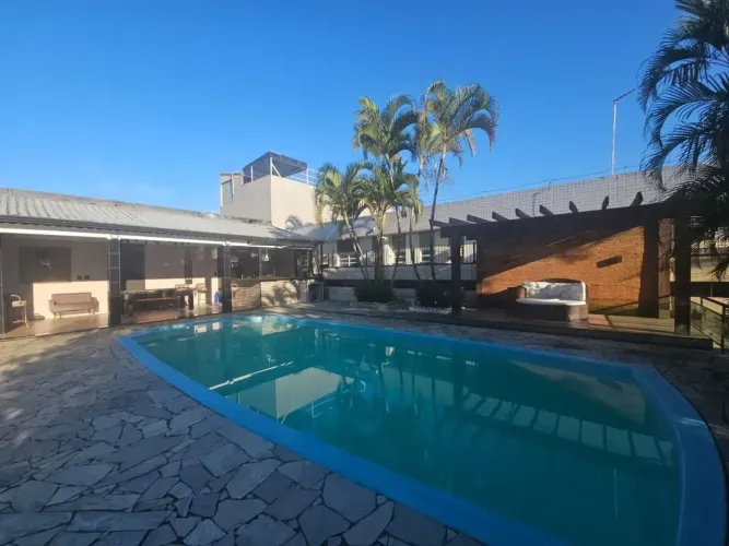 Casa térrea a venda com piscina no Flórida - Praia Grande - SP