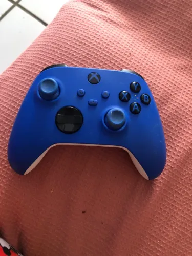 Controle XBox sem fio.