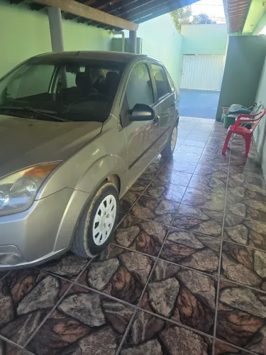 4 rodas aro 14 com pneu e calotas 200 reais cada 