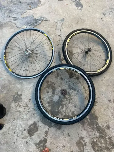Par Aros Aero 24 com Pneus + Aro 26 VZAN ESCAPE | Com Cubo<br>