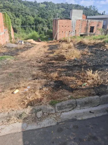 Vende-se terreno de 300m com escritura em Jaguariúna no bairro Primavera