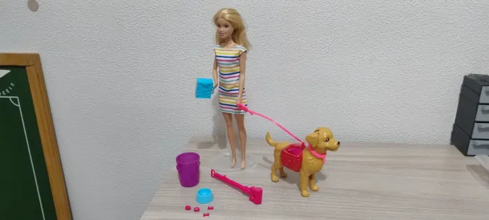 Boneca Barbie original+ Cachorro Barbie Similar