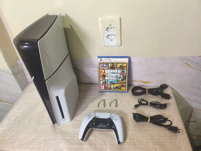 PS5 aceito cartão ate18x/vendo ou troco ps4 ou Xbox series s mais volta em dinheiro p mim