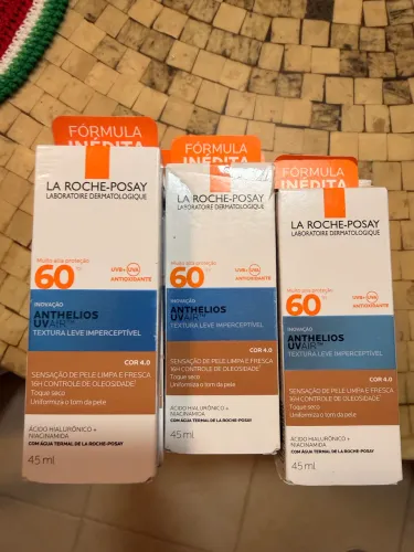 Protetor solar LA ROCHE 60 cor 4.0